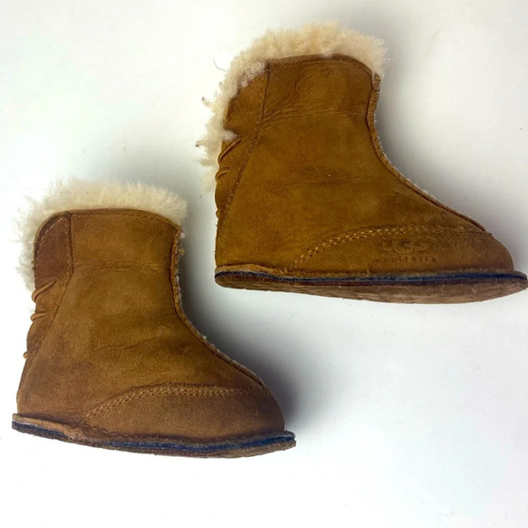 UGG Australia Insulated bootie infant size small (4-6months) - Picture 13 of 13
